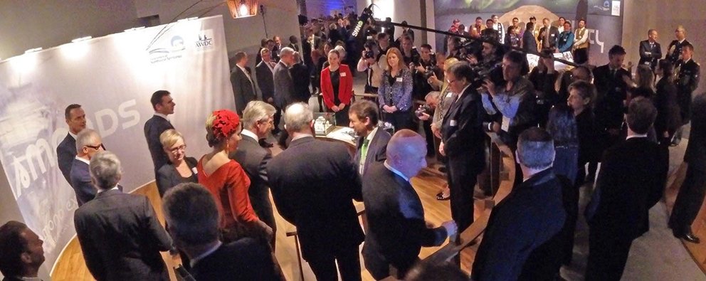 De beers participates in diamond display for king, queen of Belgium