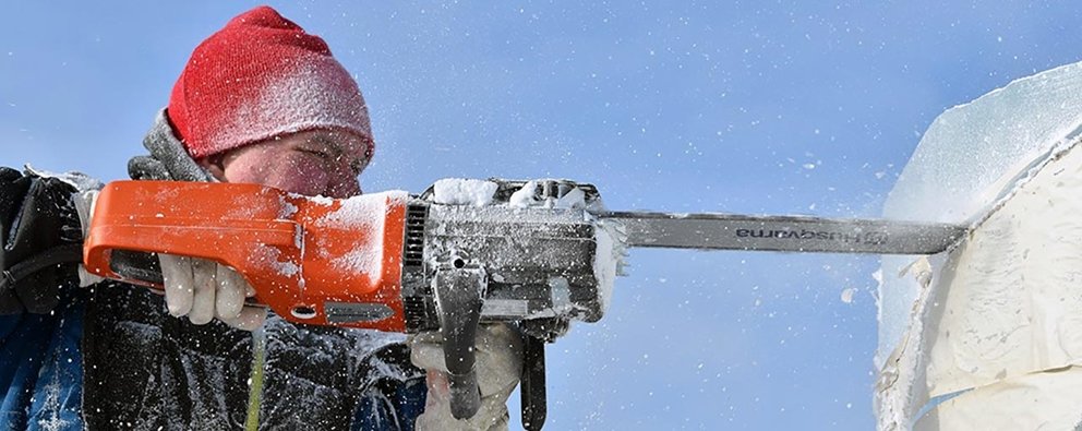 De beers welcomes 2018 inspired ice carvers to yellowknife