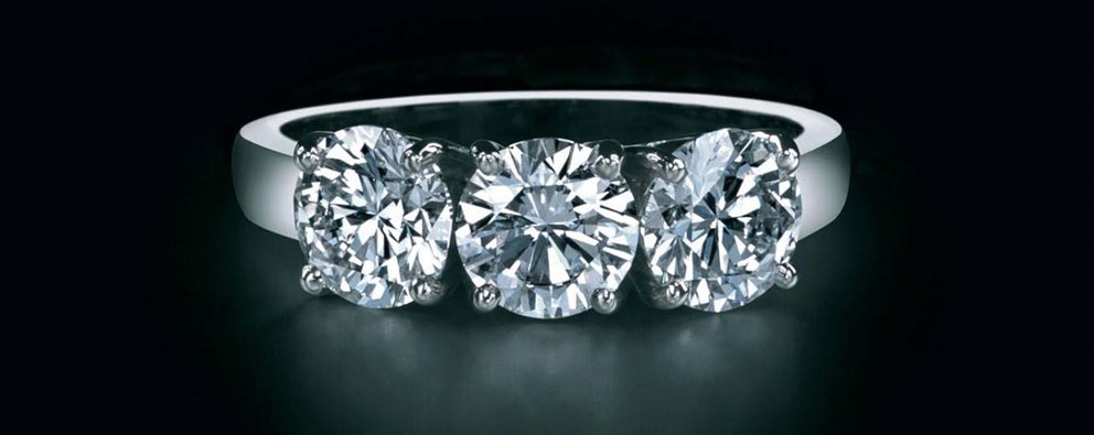 De beers to make major investment in diamond marketing over holiday season