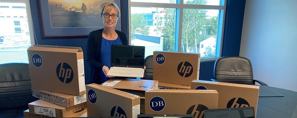 De Beers Group donates laptop computers to Indigenous community schools