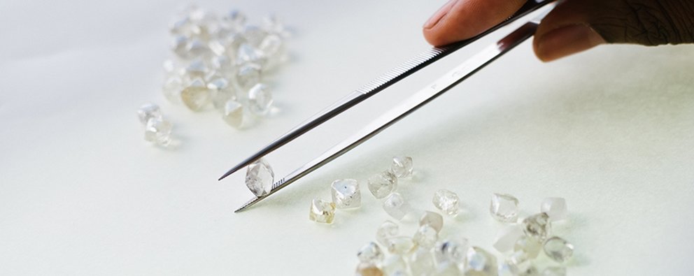 New diamond verification instrument for smallest sizes being developed by De Beers Group Ignite