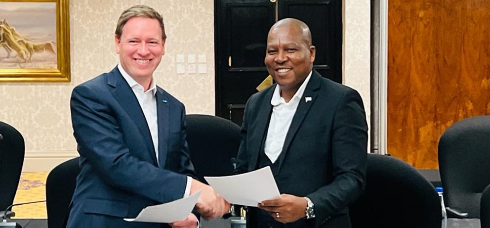 The Government of the Republic of Botswana and De Beers Group announce a new partnership for a new era
