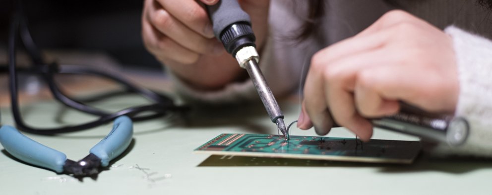 DE BEERS GROUP, UCALGARY HOST STEM CAMP FOR INDIGENOUS GIRLS