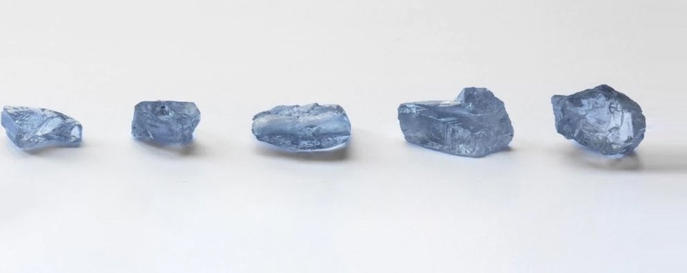 De Beers and Diacore partner in purchase of five extraordinary blue diamonds from the legendary Cullinan Diamond Mine